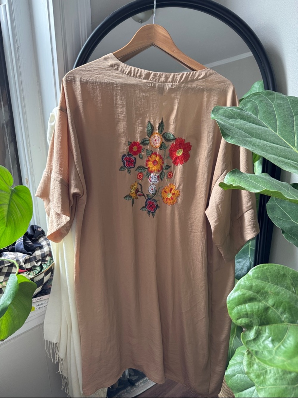 Kimono floral detail on back